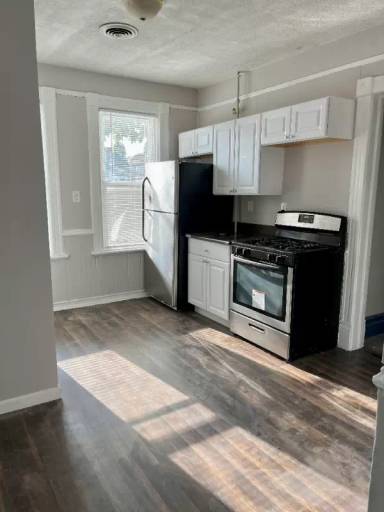 Main picture of 2203 S 5th Pl