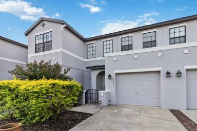 Main picture of 2496 Seven Oaks Dr