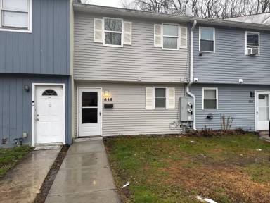 Main picture of 658 Tara Dr