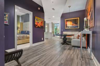 Main picture of 905 Juniper St NE