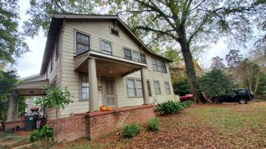 Main picture of 1701 3rd St