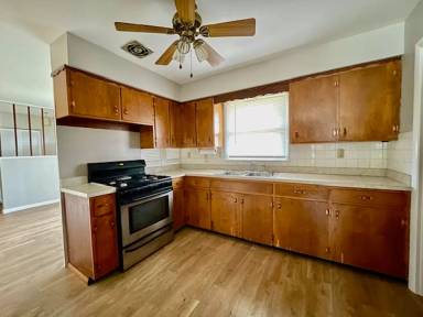 Main picture of 186 Myers Ave