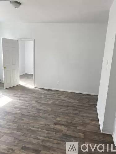 Main picture of 30 Glen Ave
