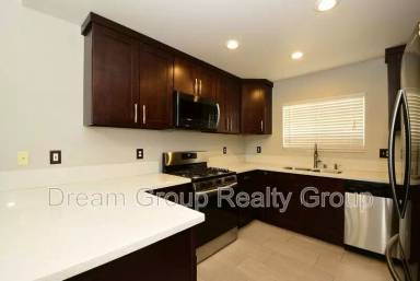 Main picture of 10524 Autumn Pine Ave