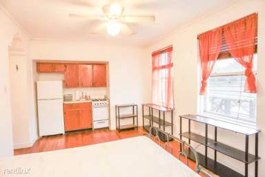 Main picture of 4060 N Kenmore Ave