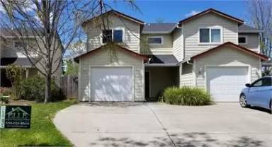 Main picture of 31 Baltar Loop