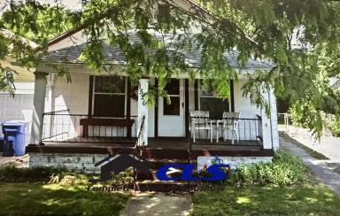 Main picture of 1526 Woodley Ave