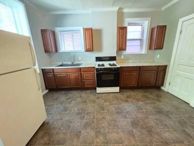 Main picture of 5005 Idaho Ave