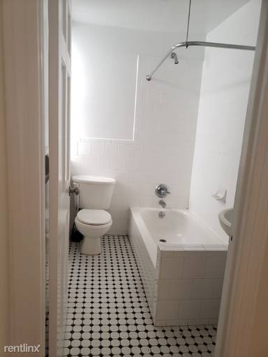 Main picture of 516 E 80th St