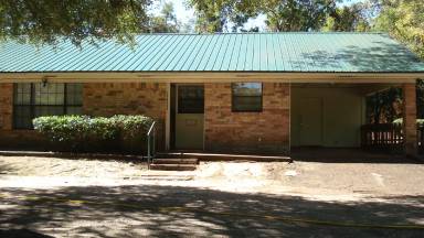 Main picture of 555 James St