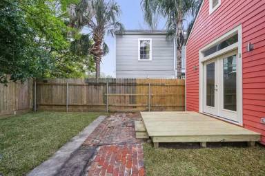 Main picture of 1832 Baronne St