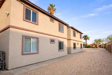 Main picture of 2110 W Mariposa St Apartments