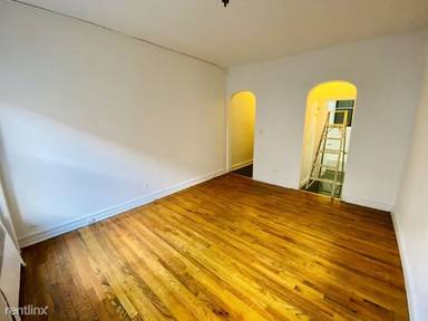 Main picture of 854 Amsterdam Ave