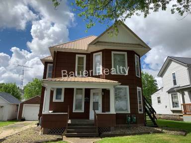 Main picture of 415 1/2 Woodland Ave