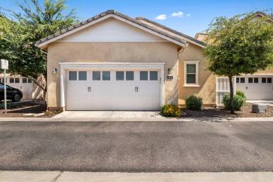 Main picture of 3740 E Robert St