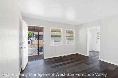 Main picture of 1007 W Angeleno Ave