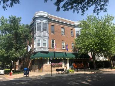 Main picture of 1206 W Nelson St