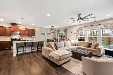 Main picture of 1006 Janiskee Rd