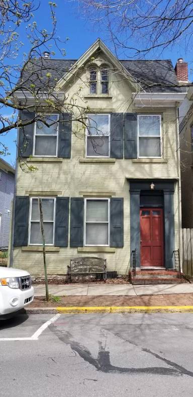 Main picture of 22 N 4th St