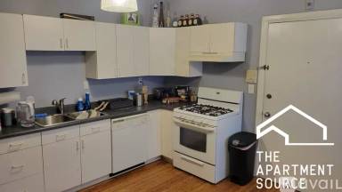 Main picture of 646 N Damen Ave