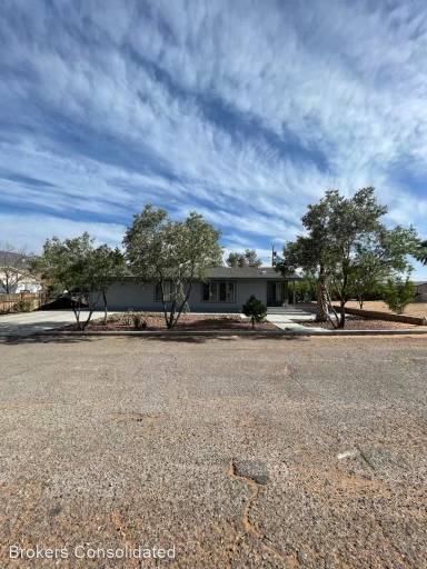 Main picture of 2790 E Sierra Vista Dr