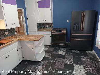 Main picture of 506 Lafayette Pl NE