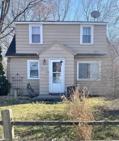 Main picture of 2227 W Miller Rd