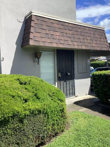 Main picture of 5692 Hillsdale Blvd