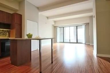 Main picture of 47 E Lake St