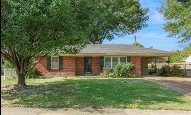 Main picture of 919 Stratford Rd