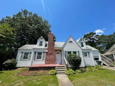 Main picture of 3811 Chatham Cir