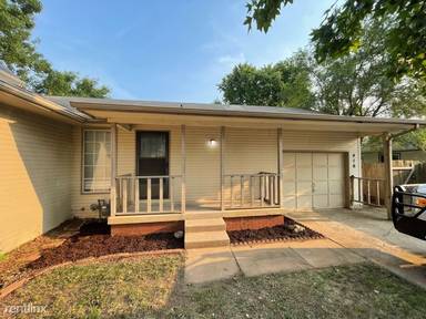 Main picture of 416 S Woodchuck Ln