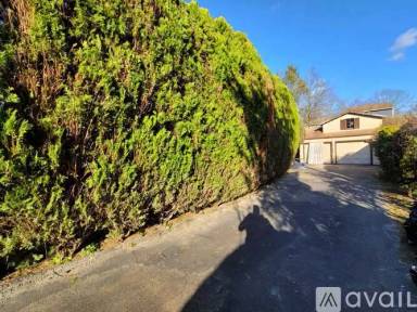 Main picture of 919 Lester Ave