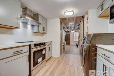 Main picture of 426 S Chapel St