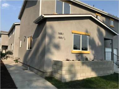 Main picture of 1655 E 85th St