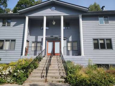 Main picture of 401 W 16th Ave