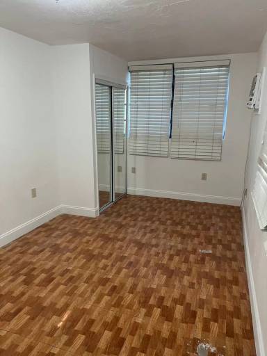 Main picture of 1121 NW 46th St