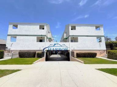Main picture of 4567 West 159th Street