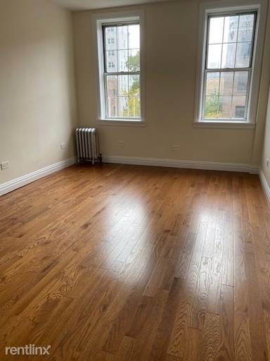 Main picture of 117 W 13th St
