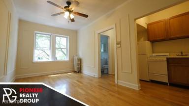 Main picture of 2827 N Burling Apartments