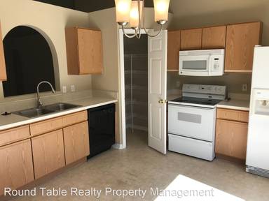 Main picture of 8377 Oak Crossing Dr W