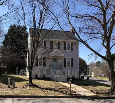 Main picture of 2809 Broadlands Dr