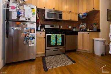 Main picture of 64 Dwight St
