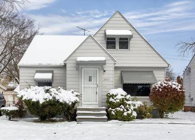 Main picture of 18813 Invermere Ave