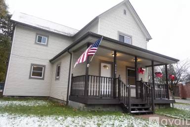 Main picture of 9206 Main St