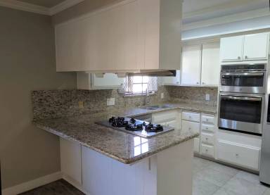 Main picture of 892 N Monterey St