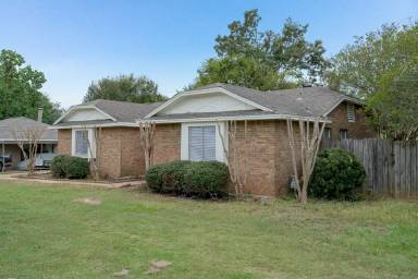 Main picture of 111 Thames Dr