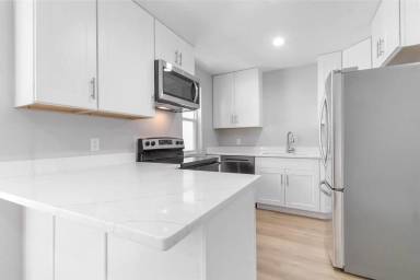 Main picture of 2414 Commercial Ave