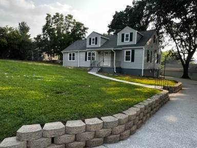 Main picture of 2208 Sanderson Rd