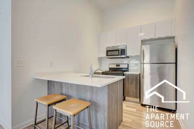 Main picture of 2700 W North Ave